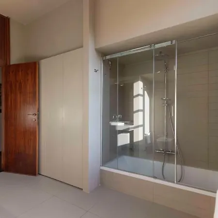 Wright, Toscanaonehh Mommio